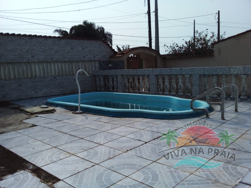 Casa No Jardim Regina em ItanhaÃ©m