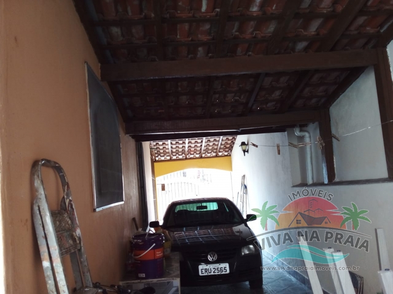 Casa No Jardim Regina em ItanhaÃ©m