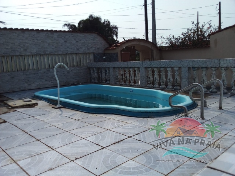 Casa No Jardim Regina em ItanhaÃ©m