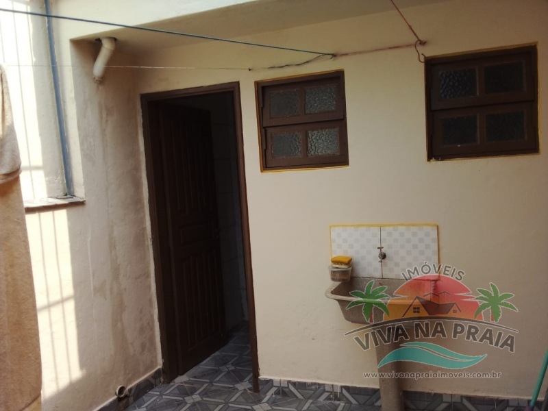 Casa No Jardim Regina em ItanhaÃ©m