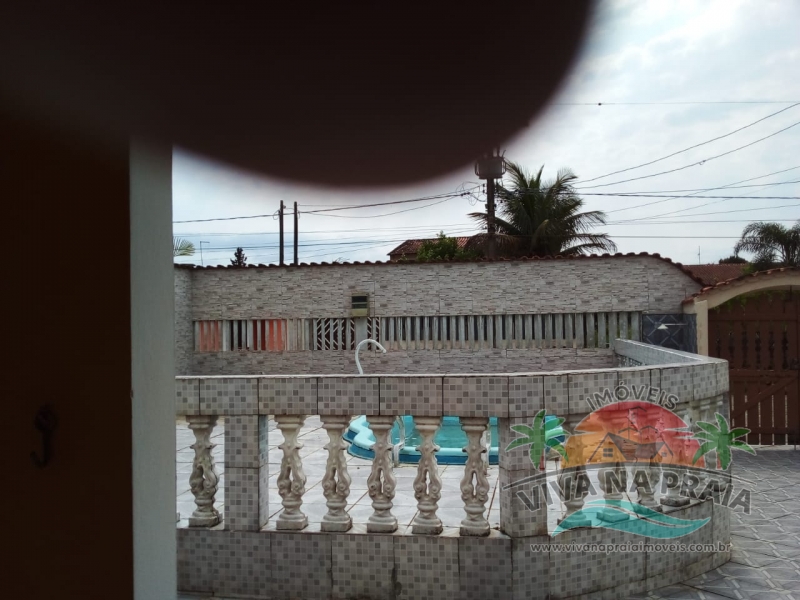 Casa No Jardim Regina em ItanhaÃ©m