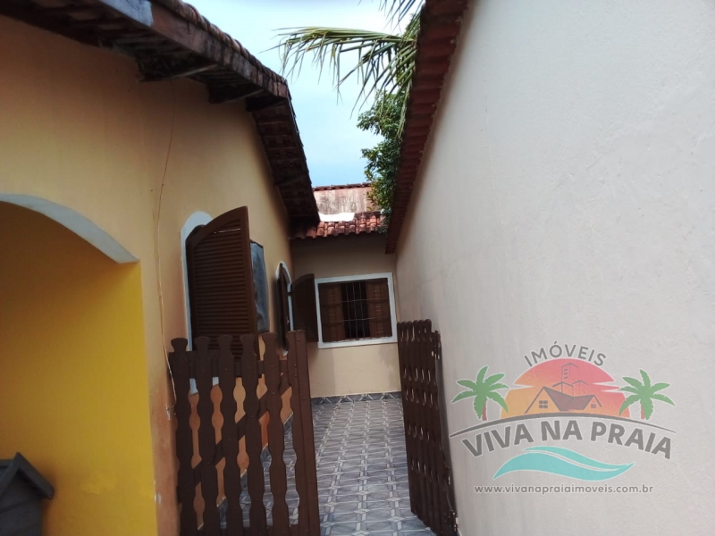 Casa No Jardim Regina em ItanhaÃ©m