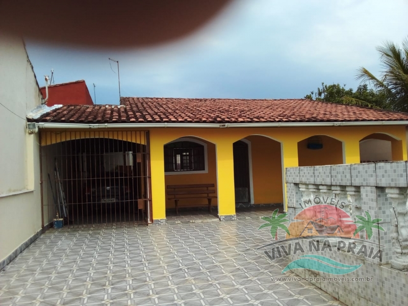 Casa No Jardim Regina em ItanhaÃ©m