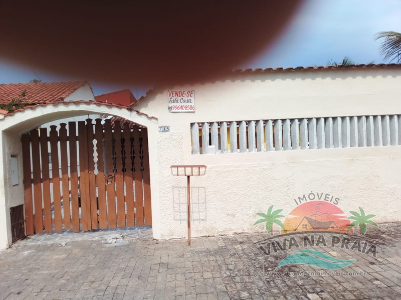 Casa No Jardim Regina em ItanhaÃ©m